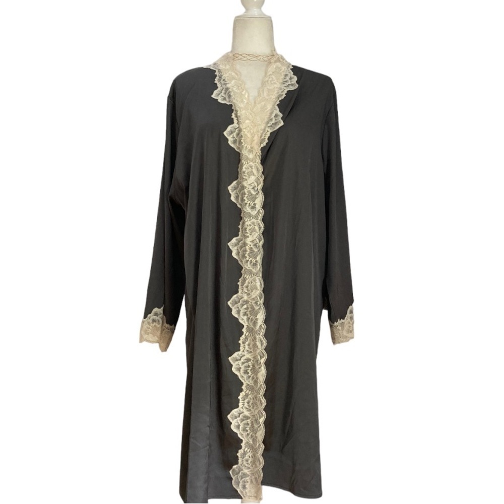 Belle Vera Notte Lace Trim Robe NWT
